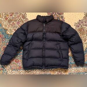 The North Face Navy blue men puffer XL. very good condition.